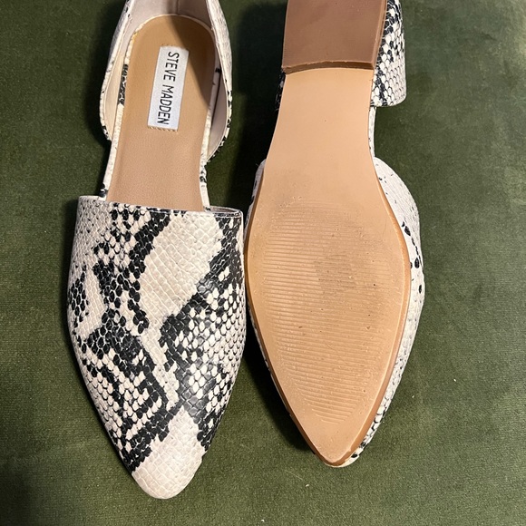 Snake Skin Flats Shoe Black and Cream Steve Madden - Picture 2 of 5